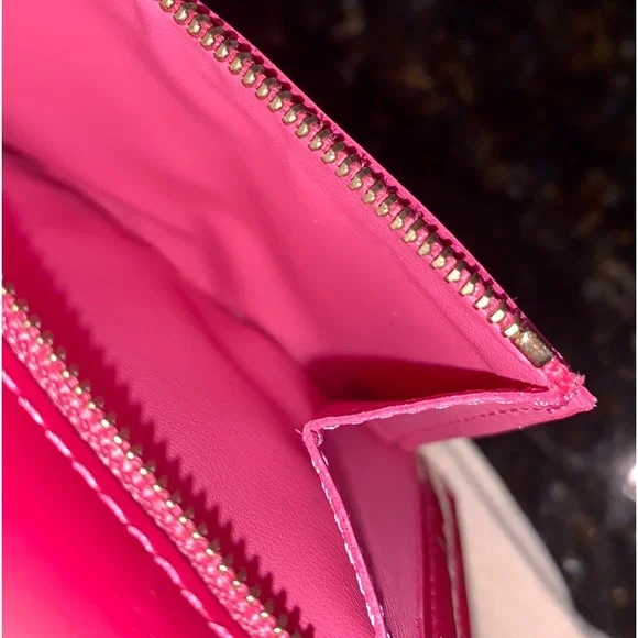 SOLD Louis Vuitton Vernis Koala Wallet - Picture 8 of 17